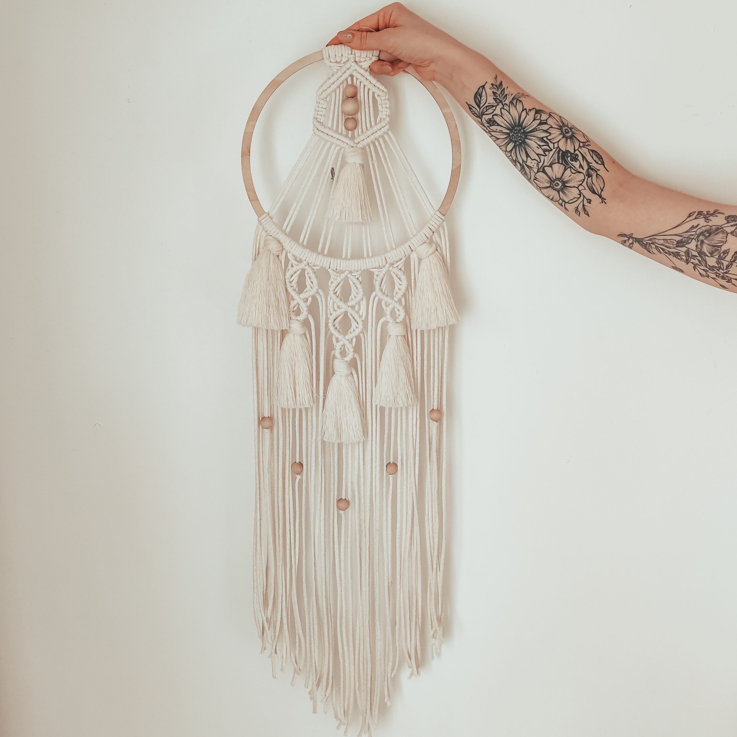 You are currently viewing Makramowy łapacz snów DIY