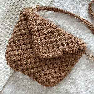 artykuły 5 projektów DIY na makramowe torebki